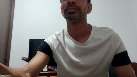 Snapshot of don__chi chatting on December 8, 2024, 4:35 am don__chi online show from December 8, 2024, 4:35 am