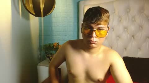 dondanys online show from October 7, 2025, 9:01 pm