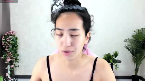 Aura online show from October 22, 2025, 2:56 am