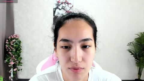 Aura online show from October 30, 2025, 1:18 am