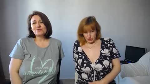 Snapshot of donnalimadonna chatting on April 21, 2026, 7:47 am Tatiana 43 curvy sexy body and Joanna redhead 39 years online show from April 21, 2026, 7:47 am