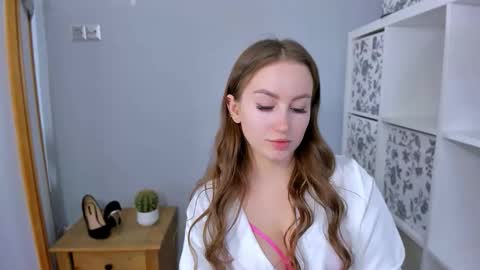 DonnaSensual online show from October 21, 2025, 4:30 pm