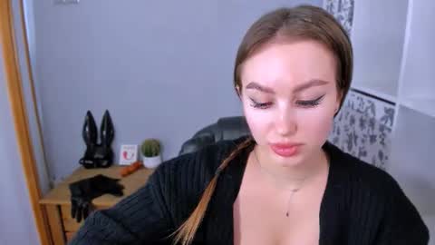 DonnaSensual online show from February 12, 2026, 5:41 pm