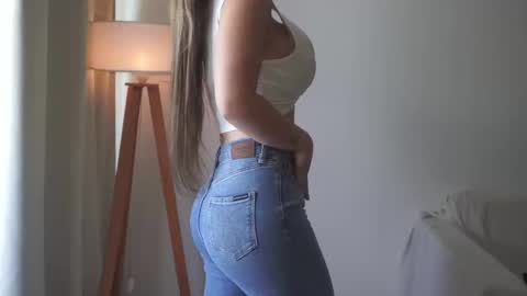 Snapshot of donnna19 chatting on October 30, 2025, 12:17 pm Donatella online show from October 30, 2025, 12:17 pm