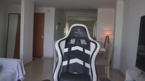 Snapshot of donnna19 chatting on November 6, 2025, 12:06 pm Donatella online show from November 6, 2025, 12:06 pm