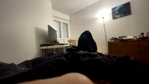 Snapshot of donp98 chatting on December 5, 2024, 3:28 pm Paolodinhero online show from December 5, 2024, 3:28 pm