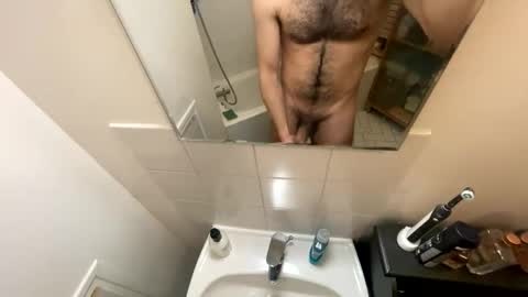 Snapshot of donp98 chatting on January 2, 2025, 12:57 pm Paolodinhero online show from January 2, 2025, 12:57 pm