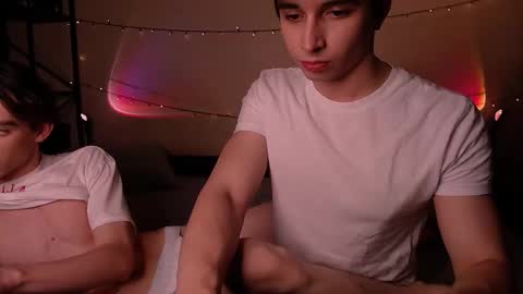 EliotKenny online show from November 21, 2025, 7:45 pm