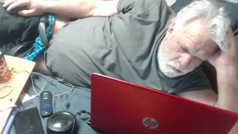 cummingdoouug online show from April 7, 2026, 5:57 pm