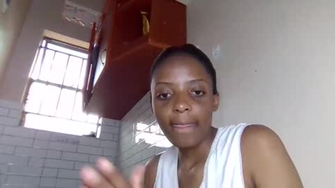 Snapshot of dora05191 chatting on October 9, 2025, 10:24 am dora05191 online show from October 9, 2025, 10:24 am