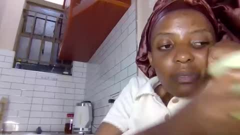 Snapshot of dora05191 chatting on October 13, 2025, 9:37 pm dora05191 online show from October 13, 2025, 9:37 pm