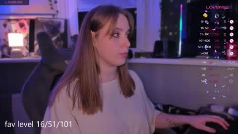 dora_jkk online show from October 28, 2025, 6:43 pm