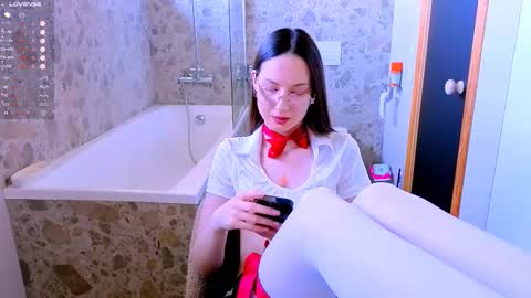 Dora  online show from October 19, 2025, 9:32 am