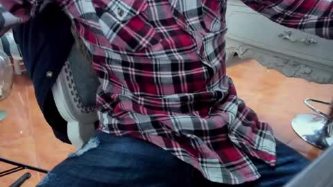 Nicolle online show from February 26, 2025, 5:39 pm