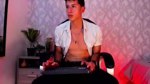 Snapshot of dorian_mystery chatting on December 3, 2024, 4:25 am dorian_mystery online show from December 3, 2024, 4:25 am