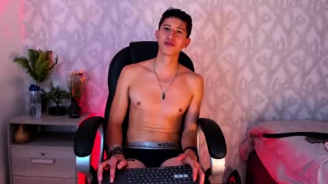 Snapshot of dorian_mystery chatting on December 6, 2024, 7:21 am dorian_mystery online show from December 6, 2024, 7:21 am