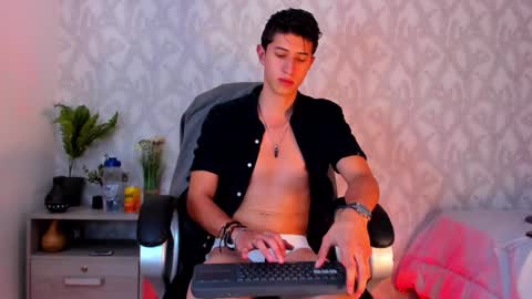 Snapshot of dorian_mystery chatting on January 19, 2025, 10:28 am dorian_mystery online show from January 19, 2025, 10:28 am
