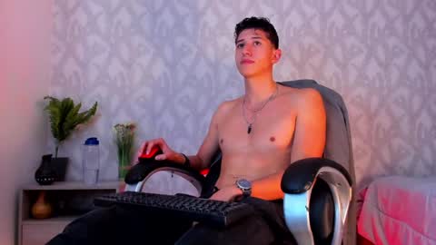 Snapshot of dorian_mystery chatting on January 21, 2025, 10:41 am dorian_mystery online show from January 21, 2025, 10:41 am