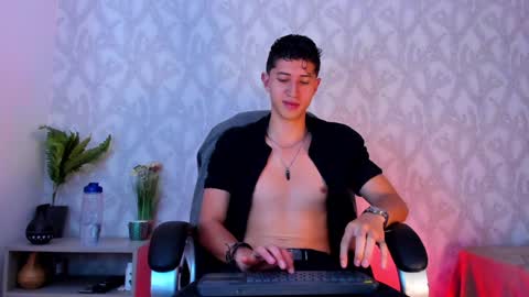 Snapshot of dorian_mystery chatting on January 26, 2025, 6:38 am dorian_mystery online show from January 26, 2025, 6:38 am