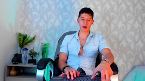 Snapshot of dorian_mystery chatting on January 29, 2025, 4:47 am dorian_mystery online show from January 29, 2025, 4:47 am