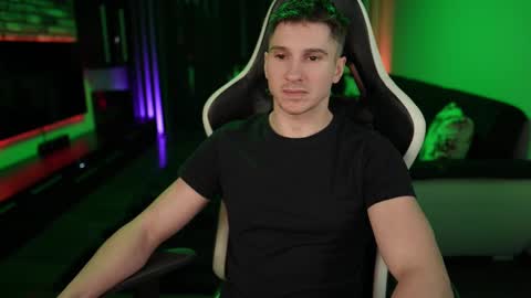 Snapshot of dorianreyes chatting on February 14, 2025, 12:19 am Dorian Reyes online show from February 14, 2025, 12:19 am