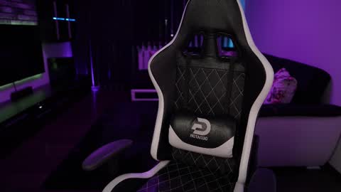 Snapshot of dorianreyes chatting on February 25, 2025, 10:18 pm Dorian Reyes online show from February 25, 2025, 10:18 pm