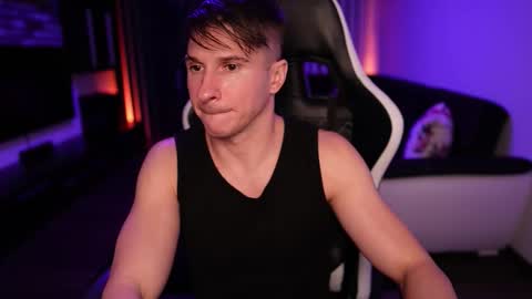 Snapshot of dorianreyes chatting on October 20, 2025, 8:53 pm Dorian Reyes online show from October 20, 2025, 8:53 pm