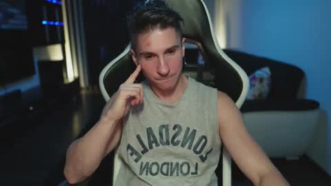 Snapshot of dorianreyes chatting on November 8, 2025, 12:22 am Dorian Reyes online show from November 8, 2025, 12:22 am