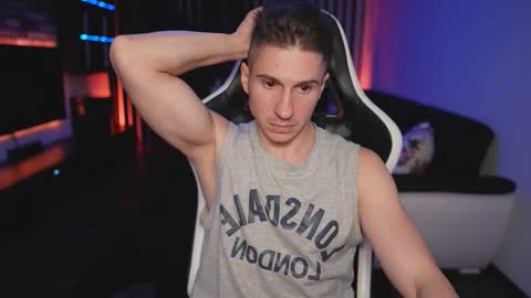 Snapshot of dorianreyes chatting on November 22, 2025, 1:15 am Dorian Reyes online show from November 22, 2025, 1:15 am