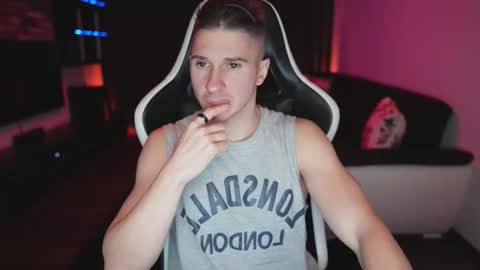 Snapshot of dorianreyes chatting on November 24, 2025, 10:42 pm Dorian Reyes online show from November 24, 2025, 10:42 pm