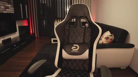 Dorian Reyes online show from February 8, 2026, 1:20 am