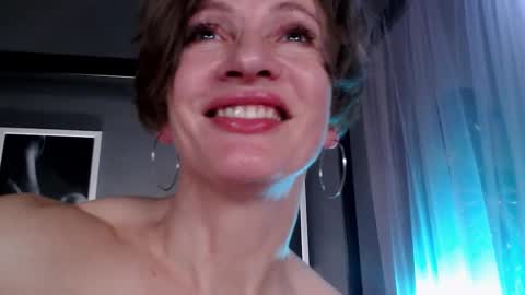 Snapshot of dorothy_meyer chatting on November 27, 2025, 2:52 pm Dorothy Next stream on Monday at 3am-9am online show from November 27, 2025, 2:52 pm