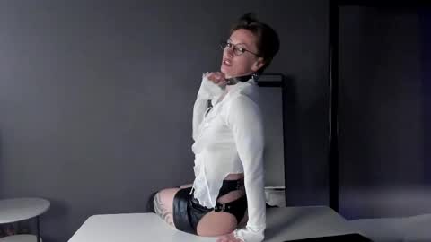 Snapshot of dorothy_meyer chatting on April 22, 2026, 4:26 am Dorothy Next stream on Monday at 3am-9am online show from April 22, 2026, 4:26 am