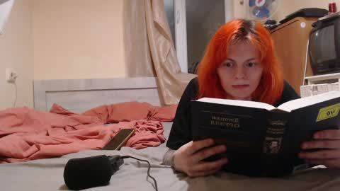 Snapshot of dosbox98 chatting on January 11, 2025, 2:36 pm stupid ass online show from January 11, 2025, 2:36 pm