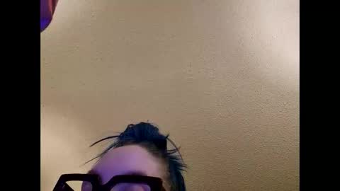 dosedgirl online show from December 24, 2024, 3:27 am