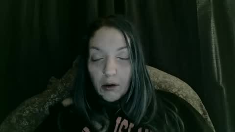 dosedgirl online show from January 1, 2025, 9:07 am