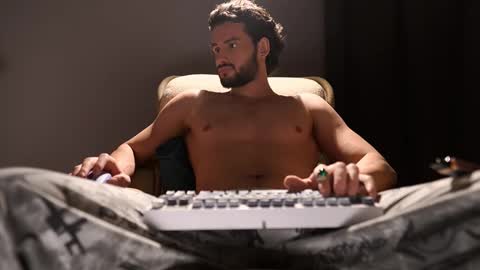 Keen online show from February 18, 2026, 6:59 pm