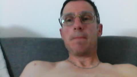 doudousweety online show from June 20, 2026, 10:29 am