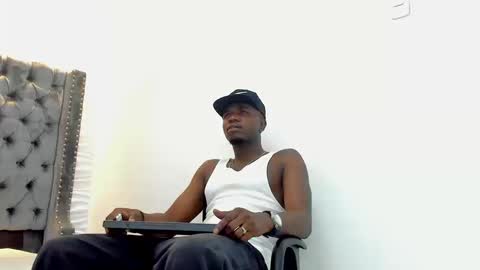 DOUGLAS online show from September 20, 2025, 1:01 pm