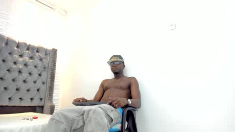 DOUGLAS online show from September 22, 2025, 12:51 pm