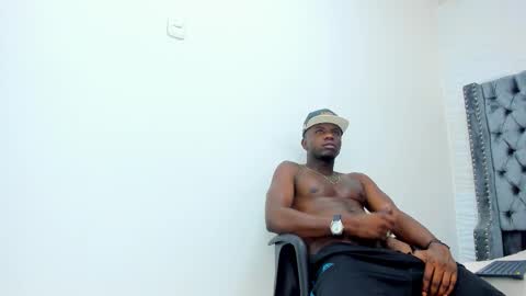 DOUGLAS online show from October 21, 2025, 3:51 am