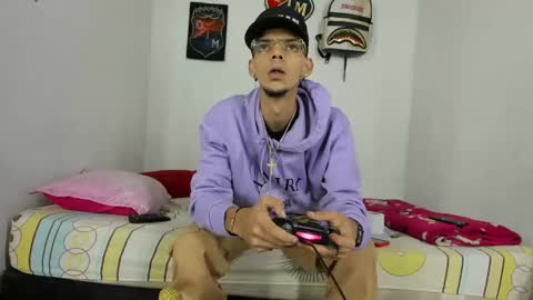 douglas_gallegos online show from December 3, 2024, 3:20 am