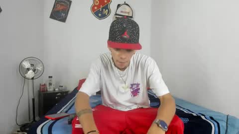 douglas_gallegos online show from January 11, 2025, 6:54 pm