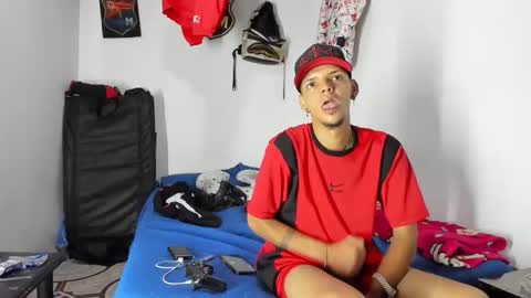 Snapshot of douglas_gallegos chatting on February 12, 2026, 5:57 am douglas_gallegos online show from February 12, 2026, 5:57 am