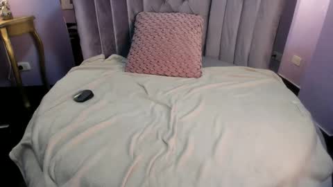 dovemullerr2 online show from March 5, 2026, 7:32 pm