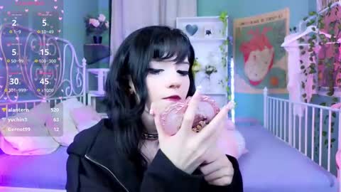 Draculaura online show from February 12, 2025, 7:02 pm