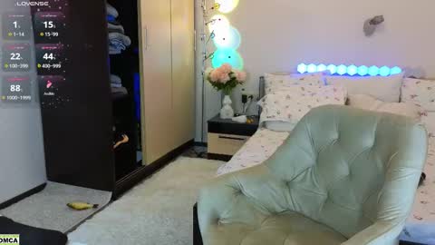 Katya online show from November 8, 2025, 1:22 pm