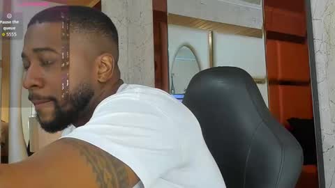 Snapshot of drake_nassir4 chatting on February 5, 2026, 2:54 pm ---Drake--- online show from February 5, 2026, 2:54 pm