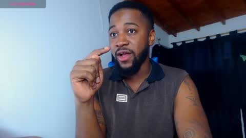 Snapshot of drake_nassir4 chatting on June 20, 2026, 5:43 am ---Drake--- online show from June 20, 2026, 5:43 am
