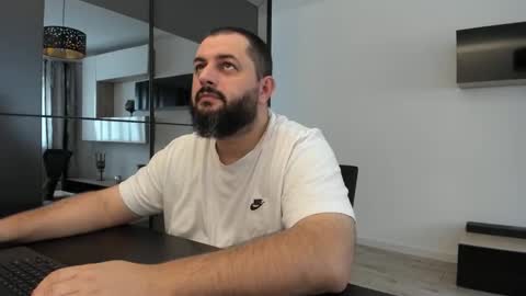 Snapshot of dravenpeak chatting on October 4, 2025, 12:14 pm DravenPeak online show from October 4, 2025, 12:14 pm